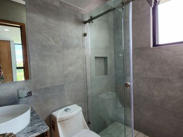 Casa nueva en venta en coto Nogal de Parques Vallarta Zapopan