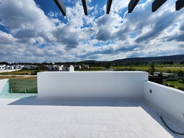 Casa nueva en venta en coto Nogal de Parques Vallarta Zapopan