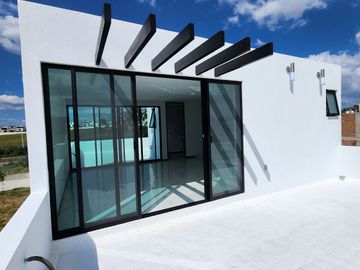 Casa nueva en venta en coto Nogal de Parques Vallarta Zapopan