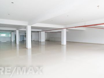Alquiler De Oficina En Santa Anita 444 M2 De Area Libre
