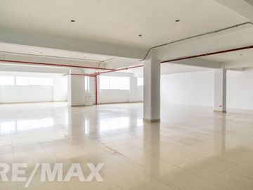 Alquiler De Oficina En Santa Anita 444 M2 De Area Libre