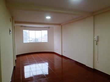 VENTA DE LINDO DEPARTAMENTO FRENTE A PARQUE  EN CARABAYLLO
