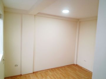 VENTA DE LINDO DEPARTAMENTO FRENTE A PARQUE  EN CARABAYLLO