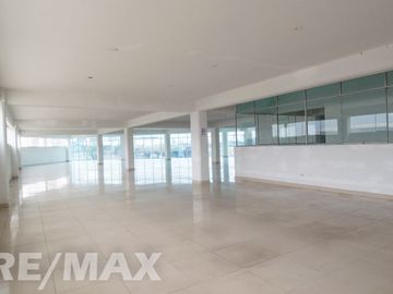 Alquiler De Oficina En Santa Anita 1131 M2 De Area Libre