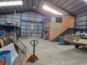 Galpón Barrio Empresarial Sevilla