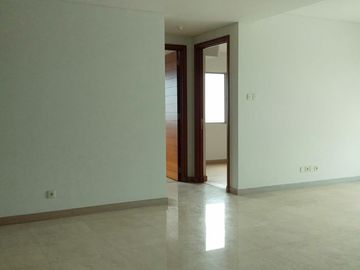 SEWA TAHUNAN HUNIAN KELAURGA Unfurnshed 3BR Waterplace Residence Surabaya Barat