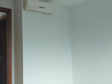 SEWA TAHUNAN HUNIAN KELAURGA Unfurnshed 3BR Waterplace Residence Surabaya Barat