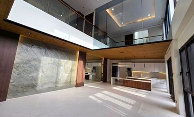 5-Bedrooms Home for Sale in Congressional Avenue Village with Modern Features