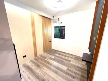 Spacious High Ceiling Living Area Brand New House and Lot For Sale Located in BF RESORT