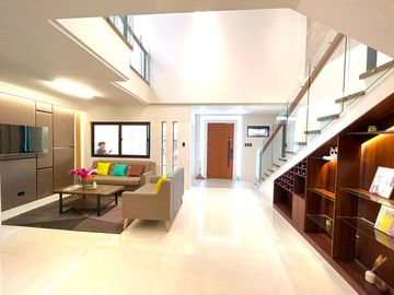 Spacious High Ceiling Living Area Brand New House and Lot For Sale Located in BF RESORT