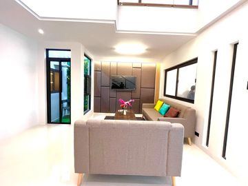 Spacious High Ceiling Living Area Brand New House and Lot For Sale Located in BF RESORT