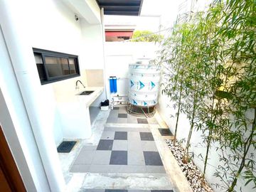 Spacious High Ceiling Living Area Brand New House and Lot For Sale Located in BF RESORT