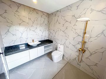 Brand New 2 Storey Modern Design House and Lot For Sale In Bf Resort Village Las pinas City