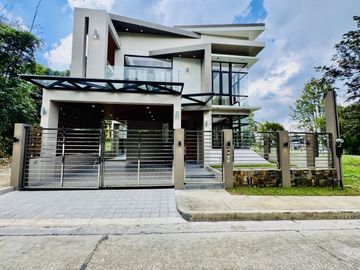 Airy Bright Contemporary Brand New House and Lot with Pool for Sale in Tagaytay City