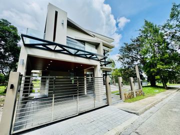 Airy Bright Contemporary Brand New House and Lot with Pool for Sale in Tagaytay City