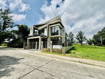 Airy Bright Contemporary Brand New House and Lot with Pool for Sale in Tagaytay City