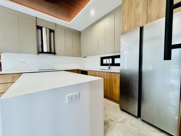 Airy Bright Contemporary Brand New House and Lot with Pool for Sale in Tagaytay City
