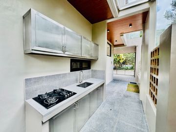 Airy Bright Contemporary Brand New House and Lot with Pool for Sale in Tagaytay City