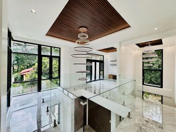 Airy Bright Contemporary Brand New House and Lot with Pool for Sale in Tagaytay City