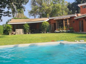 Espaciosa  casa con amplia  área social y piscina 🏡☀️