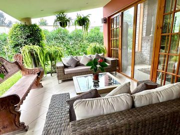 Espaciosa  casa con amplia  área social y piscina 🏡☀️