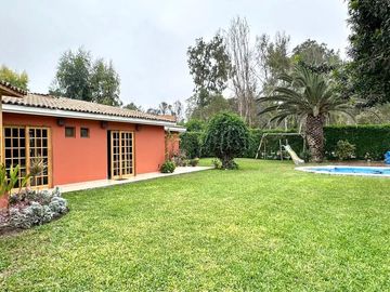 Espaciosa  casa con amplia  área social y piscina 🏡☀️