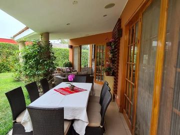 Espaciosa  casa con amplia  área social y piscina 🏡☀️