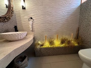 Espaciosa  casa con amplia  área social y piscina 🏡☀️