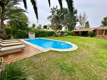 Espaciosa  casa con amplia  área social y piscina 🏡☀️