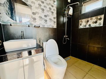 Rest house with SEPARATE villas for Airbnb for Sale! 2 houses total! 2 HOUSES!