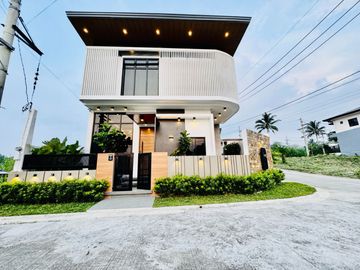 Modern 2Storey Fully Furnished Corner House and Lot for Sale in Tagaytay City