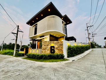 Modern 2Storey Fully Furnished Corner House and Lot for Sale in Tagaytay City