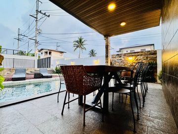 Modern 2Storey Fully Furnished Corner House and Lot for Sale in Tagaytay City