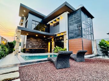 Modern 2Storey Fully Furnished Corner House and Lot for Sale in Tagaytay City