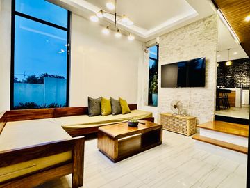 Modern 2Storey Fully Furnished Corner House and Lot for Sale in Tagaytay City