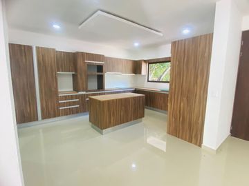 ¡SE VENDE CASA EN RESIDENCIAL EL ENCUENTRO, PLAYA DEL CARMEN! UNA OPORTUNIDAD QUE NO PUEDES DEJAR PASAR