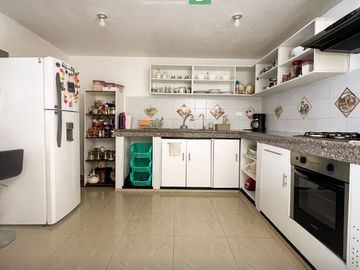 CASA DE VENTA AV. EL RETORNO