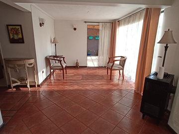Venta de Casa de 142m2 en un Terreno de 221m2, Peñalolén