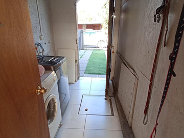 Venta de Casa de 142m2 en un Terreno de 221m2, Peñalolén