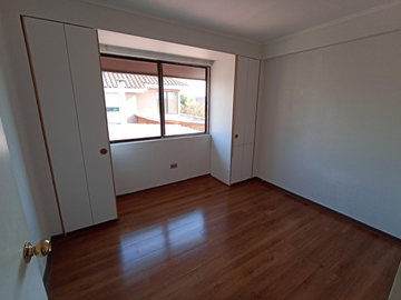 Venta de Casa de 142m2 en un Terreno de 221m2, Peñalolén