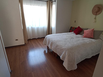 Venta de Casa de 142m2 en un Terreno de 221m2, Peñalolén