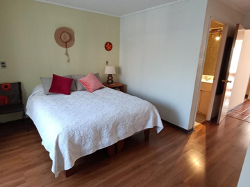Venta de Casa de 142m2 en un Terreno de 221m2, Peñalolén