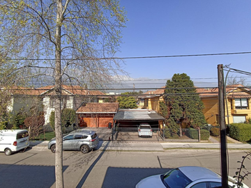 Venta de Casa de 142m2 en un Terreno de 221m2, Peñalolén