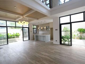 FOR SALE NEWLY BUILT MARVELOUS DESIGN 3 STOREY HOUSE IN GREENWOODS EXECUTIVE VILLAGE