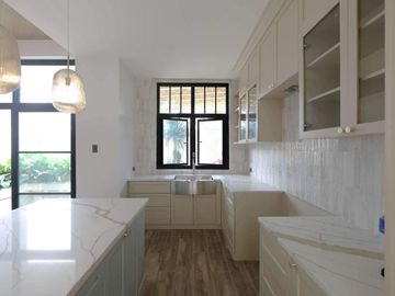 FOR SALE NEWLY BUILT MARVELOUS DESIGN 3 STOREY HOUSE IN GREENWOODS EXECUTIVE VILLAGE