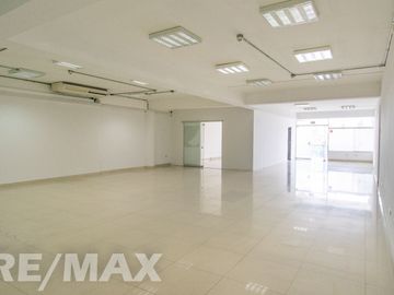 Alquiler De Oficina En Santa Anita De 243 M2