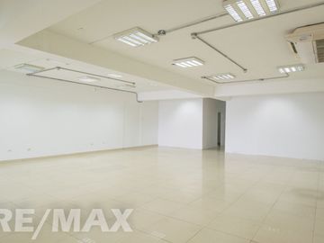 Alquiler De Oficina En Santa Anita De 243 M2