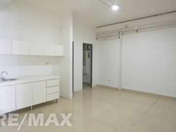 Alquiler De Oficina En Santa Anita De 243 M2