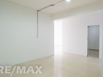 Alquiler De Oficina En Santa Anita De 243 M2