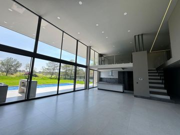 VENDO CASA NUEVA EN EL BOSQUE COUNTRY CLUB DE GRAN JARDIN EN LEON GTO